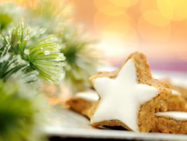 Глазурь из яичного ликера для праздничного печенья