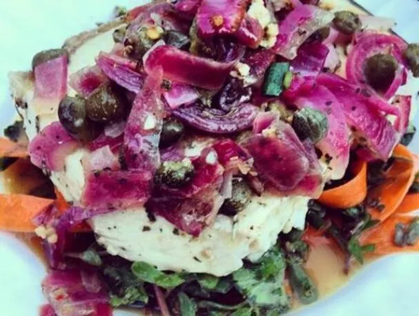 Ffwd: Меч-рыба с салатом из моркови и пряных трав