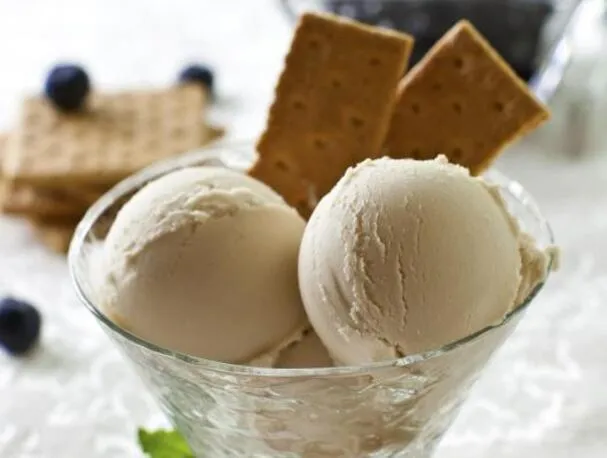 Галактические питательные пищевые продукты. Мороженое с чизкейком без молочных продуктов.