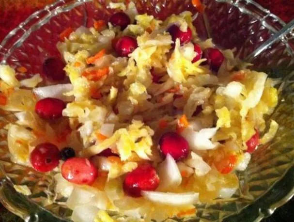 Домашняя квашеная капуста с клюквой