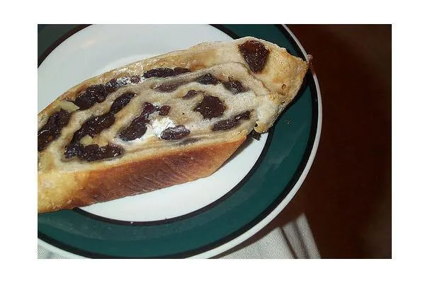 Итальянский изюмный хлеб