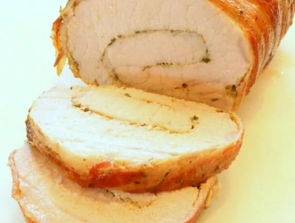 Горчица и травы, фаршированные беконом, свиная корейка