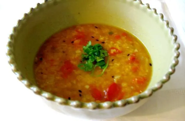 Пряный суп из красной чечевицы с волшебным зельем